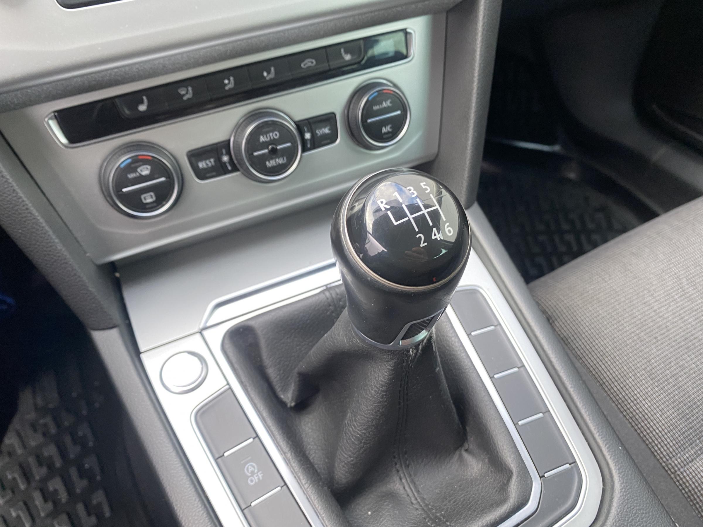 Volkswagen Passat, 2015 - pohled č. 16