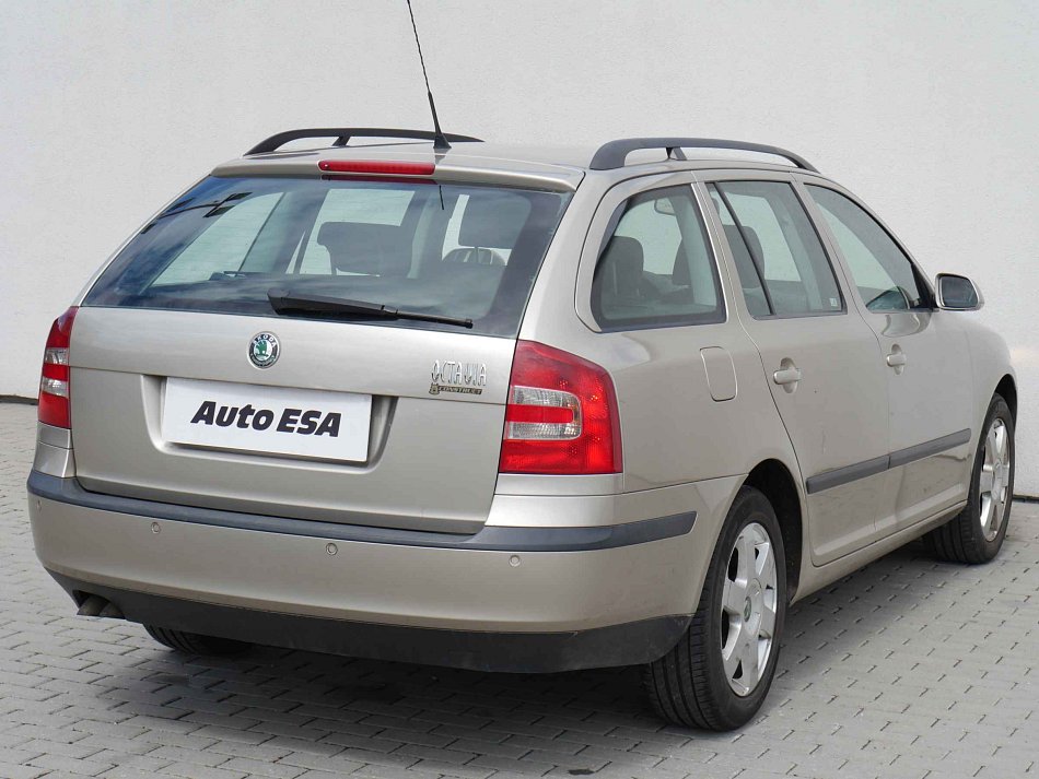 Škoda Octavia II 2.0TDi Elegance