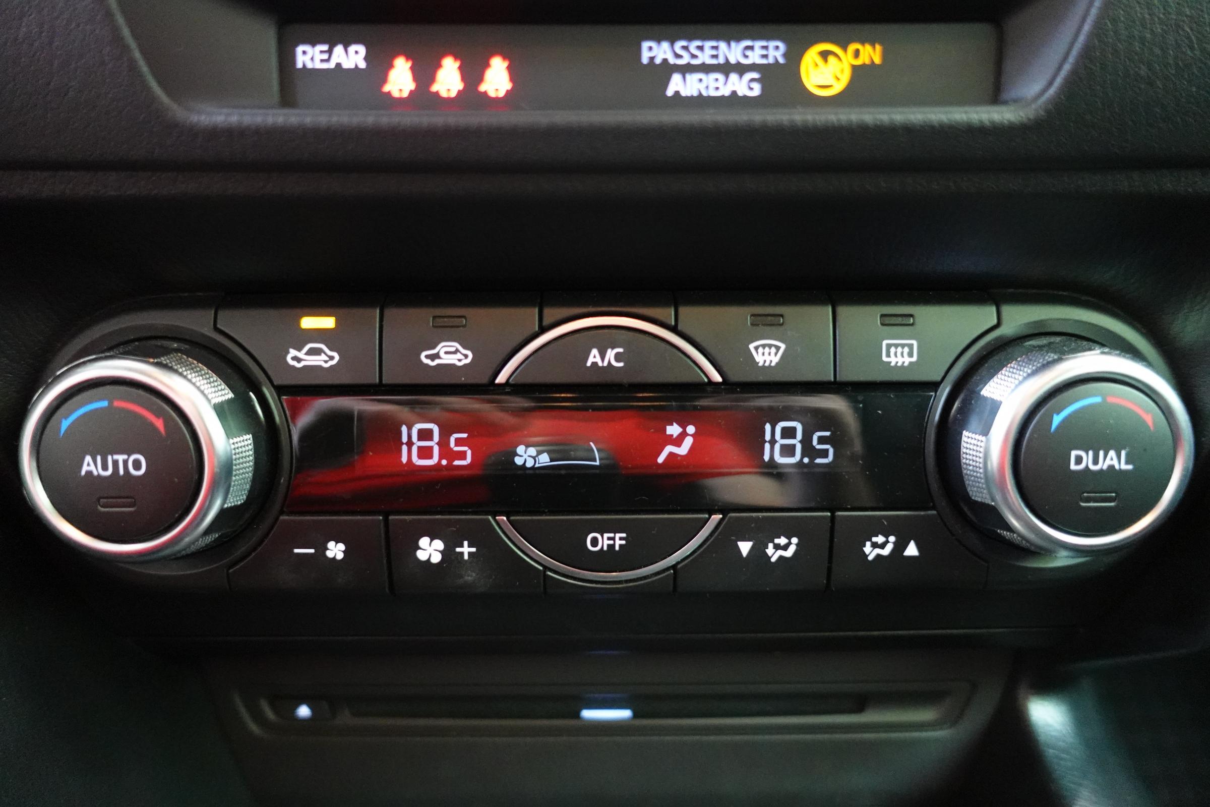 Mazda 3, 2017 - pohled č. 20