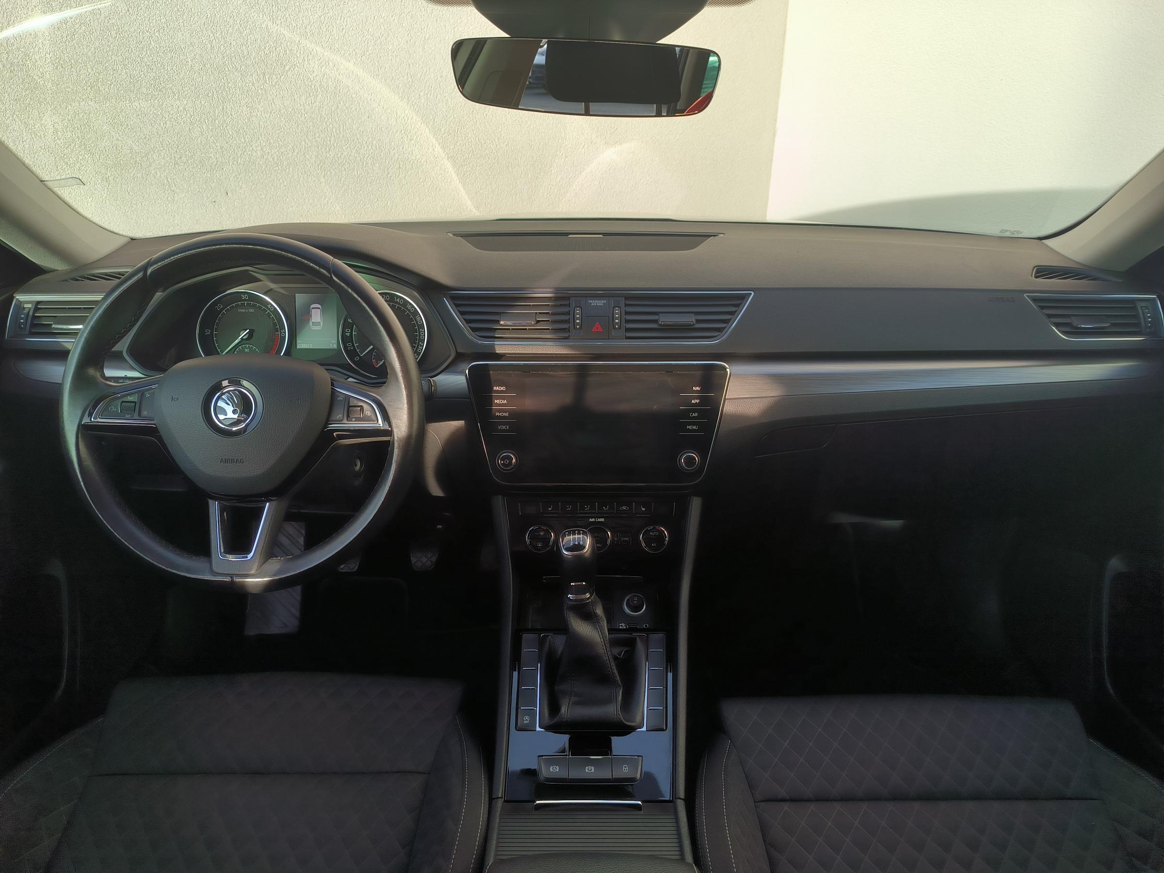 Škoda Superb III, 2017 - pohled č. 8