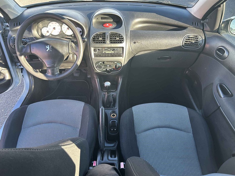 Peugeot 206 1.1i 