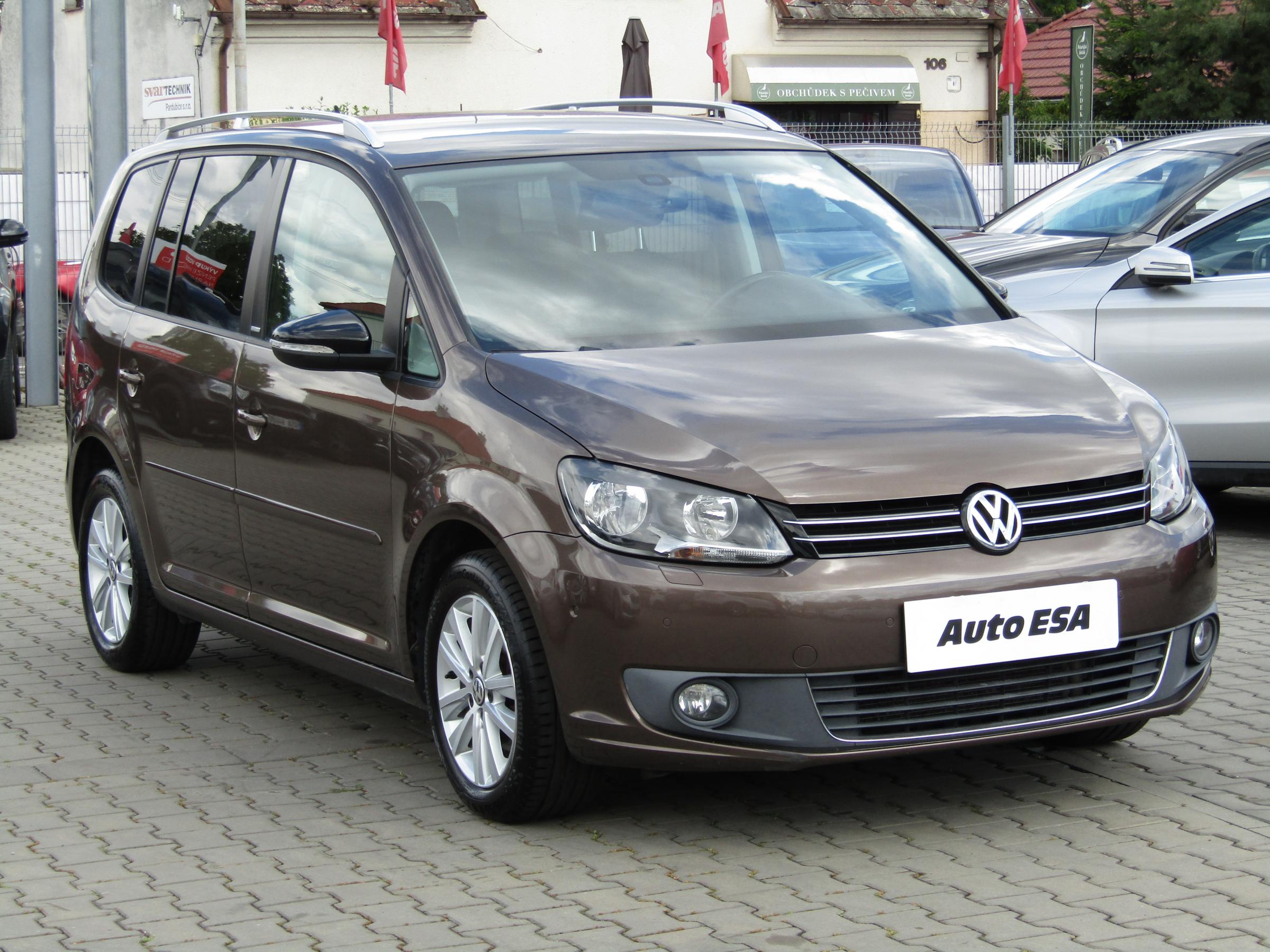 Volkswagen Touran, 2011 - celkový pohled