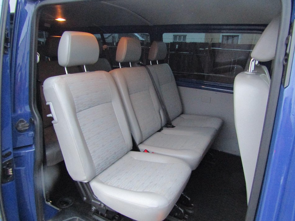 Volkswagen Transporter 2.0TDi  L2 8míst