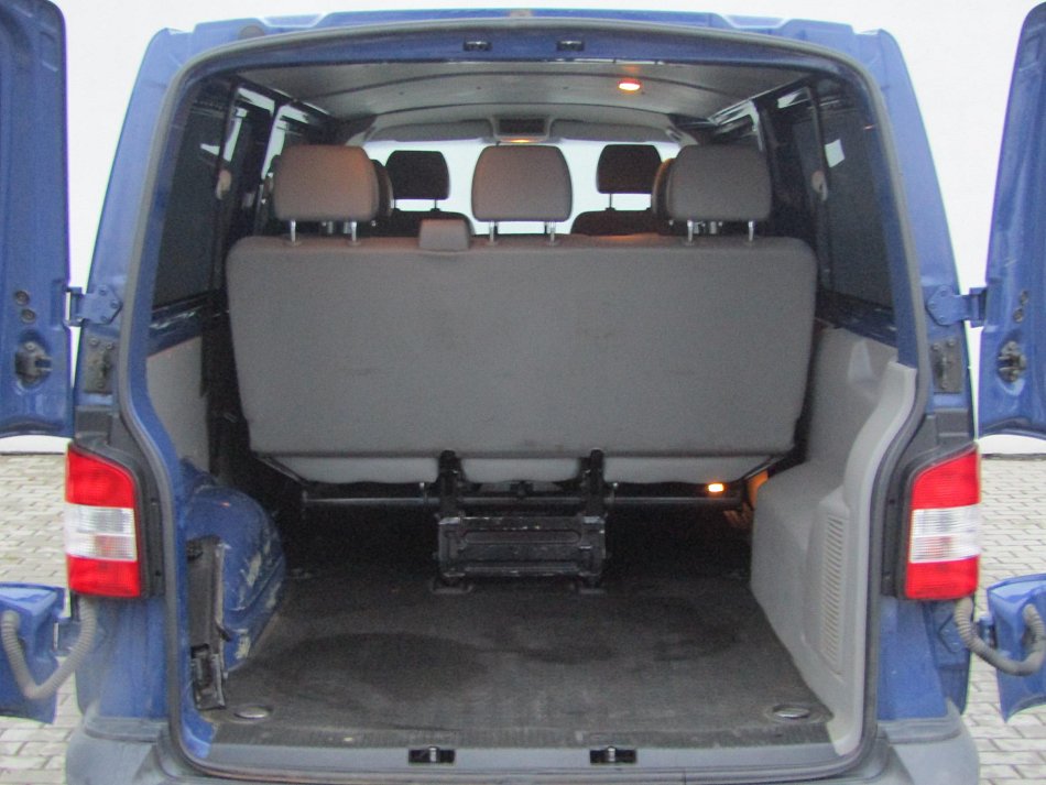 Volkswagen Transporter 2.0TDi  L2 8míst