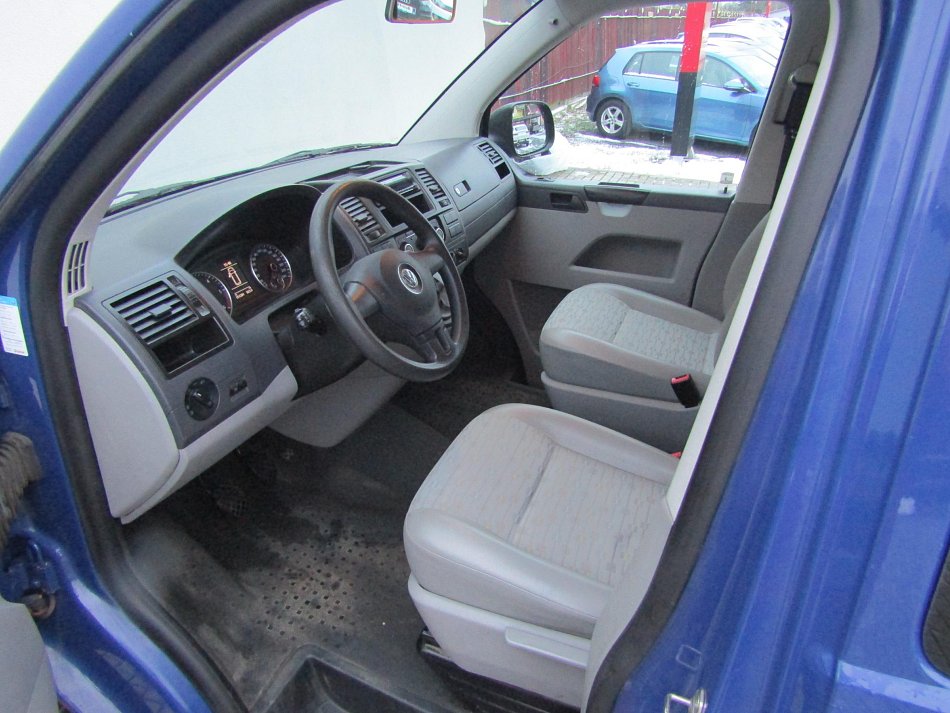Volkswagen Transporter 2.0TDi  L2 8míst