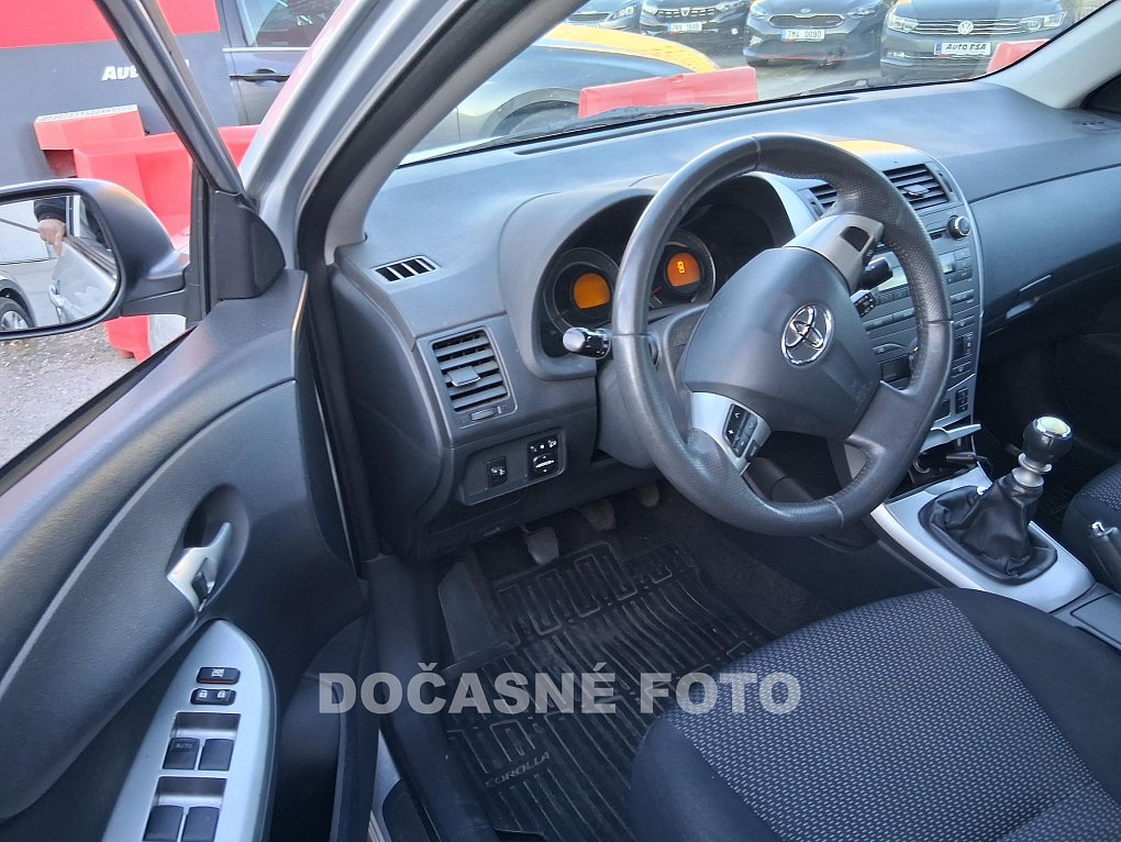 Toyota Corolla 1.6 i 