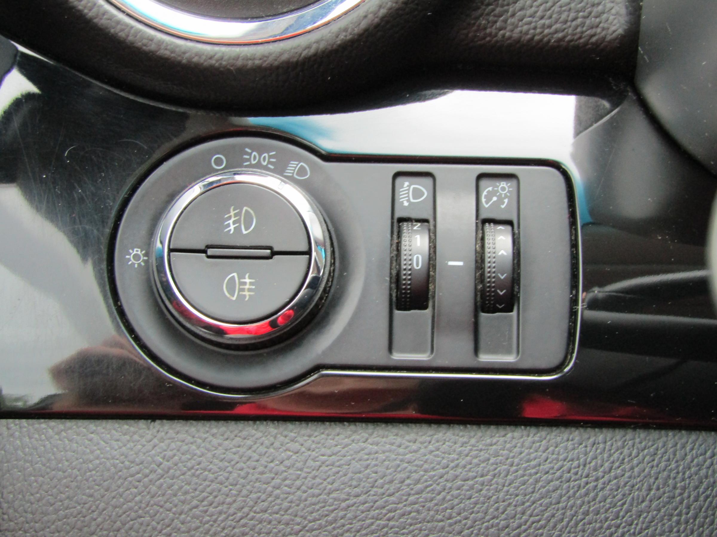 Chevrolet Orlando, 2011 - pohled č. 18