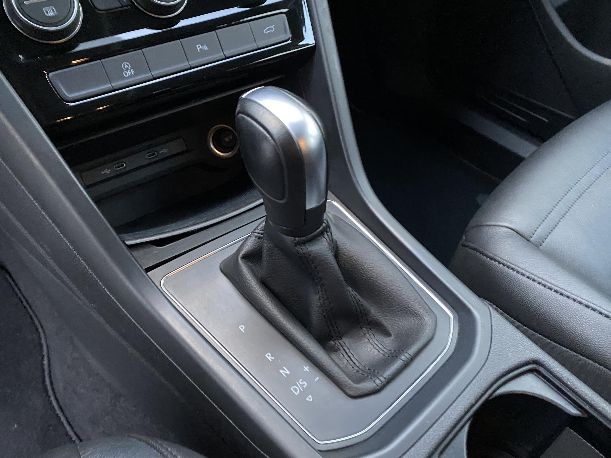 Volkswagen Touran, 2020 - pohled č. 16