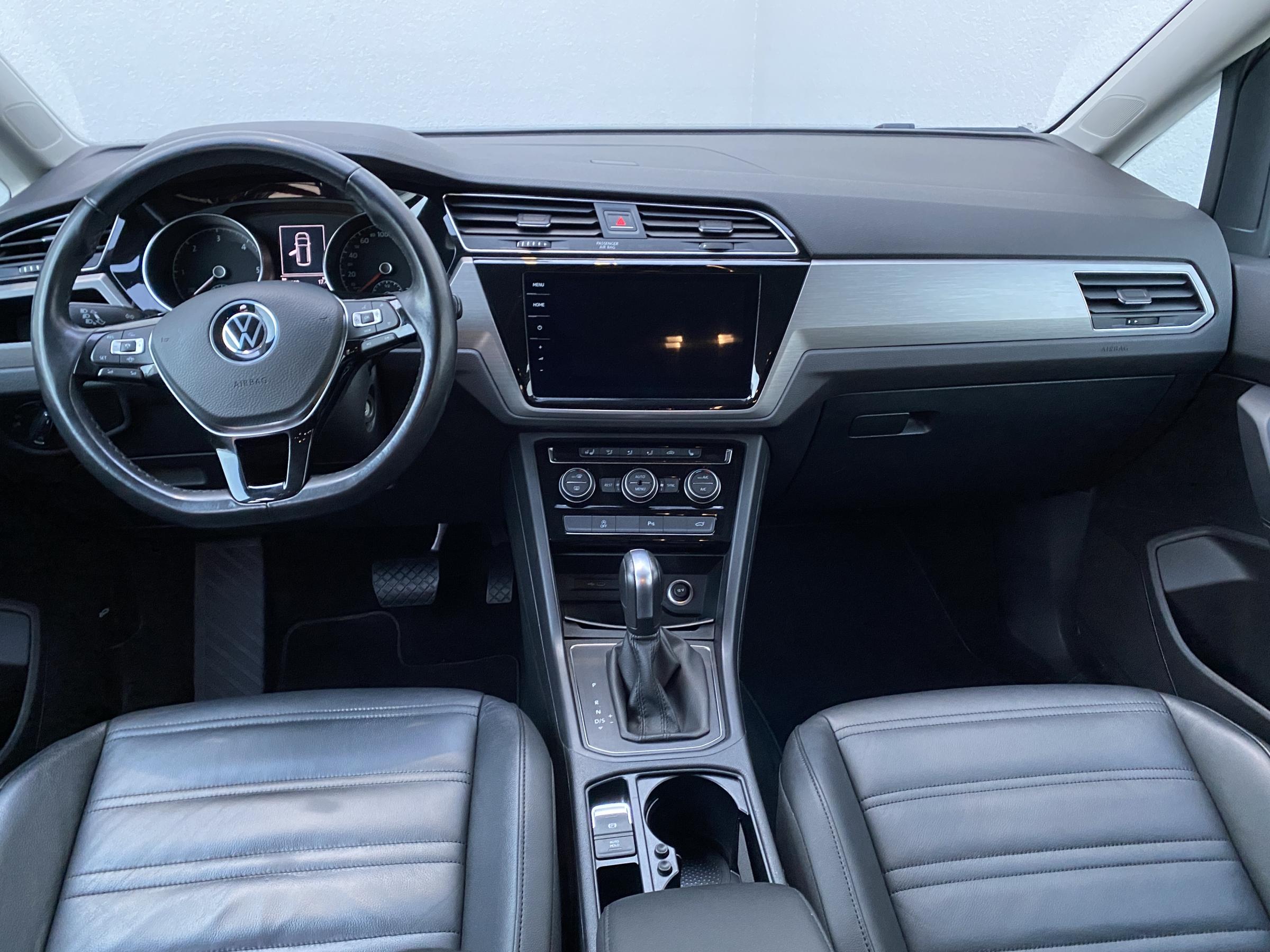 Volkswagen Touran, 2020 - pohled č. 8