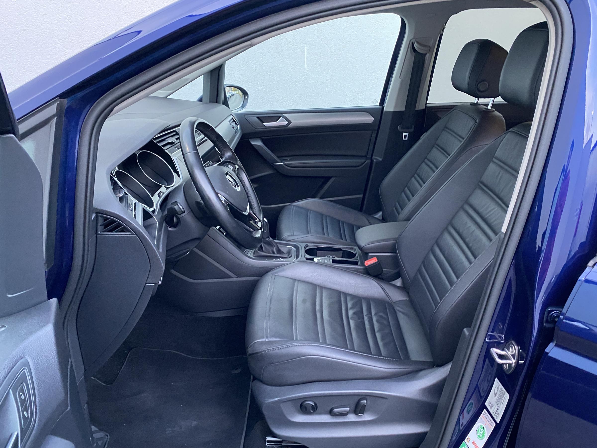 Volkswagen Touran, 2020 - pohled č. 9