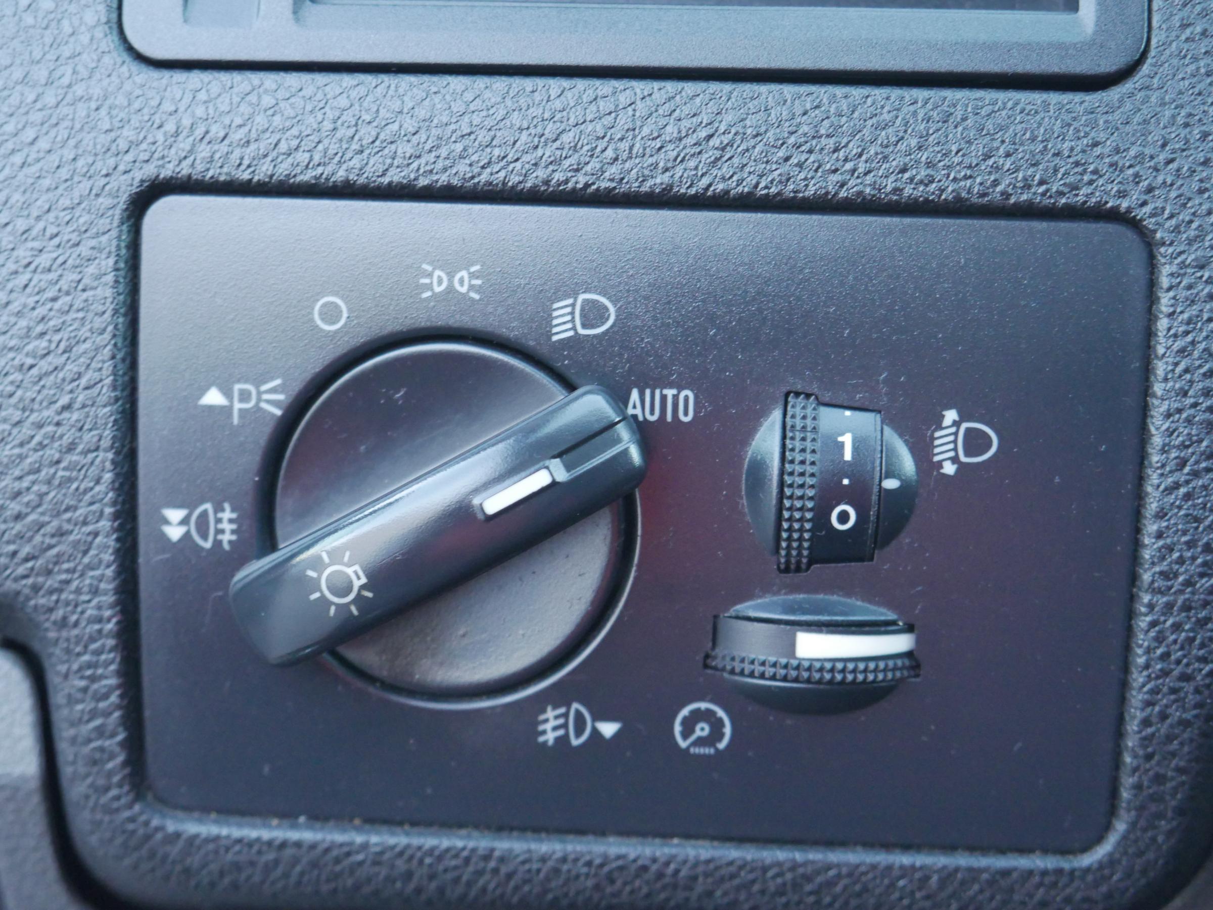 Ford C-MAX, 2009 - pohled č. 13