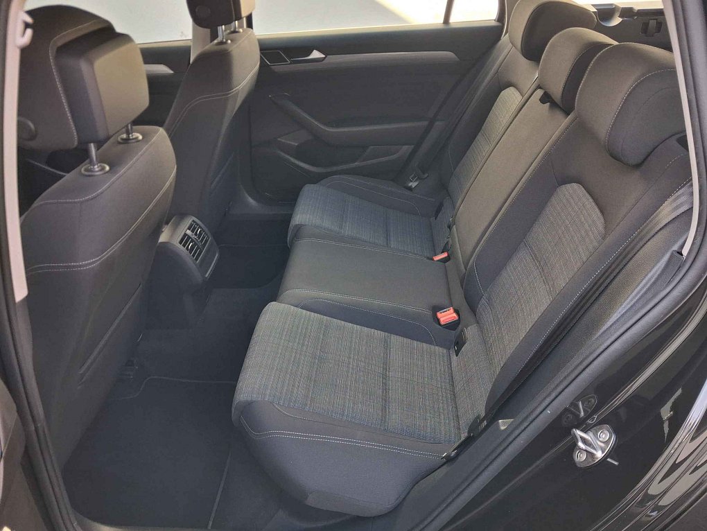 Volkswagen Passat 1.5 TSi Business