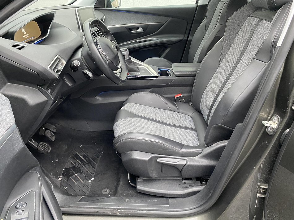 Peugeot 3008 1.2PT Allure