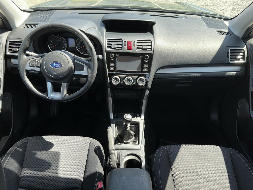 Subaru Forester 2.0i  4x4