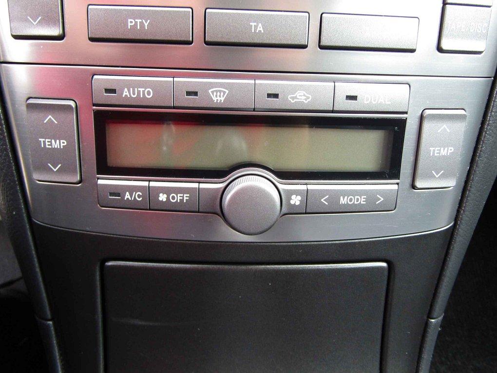 Toyota Avensis 2.0 i 