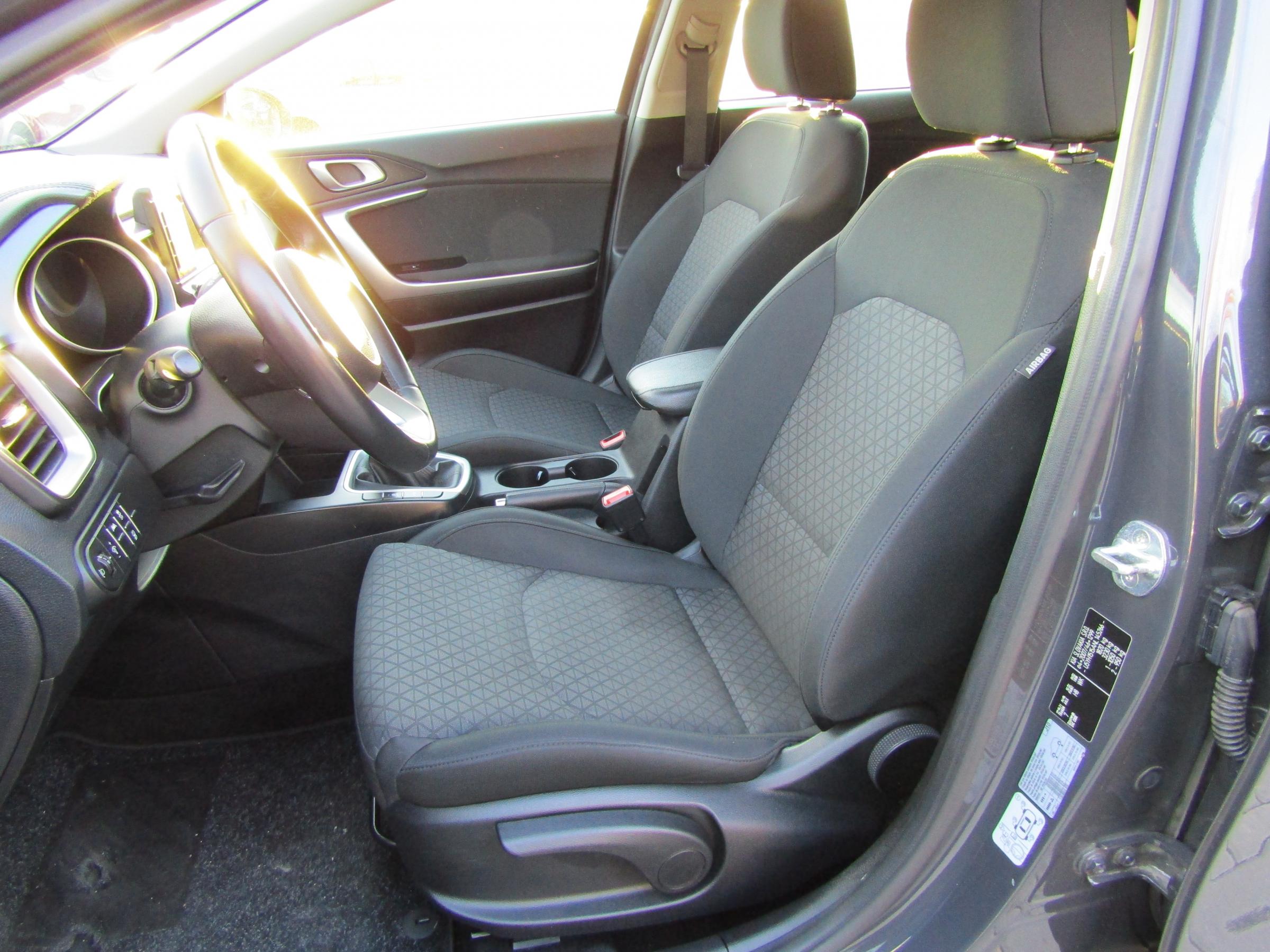 Kia Cee´d, 2022 - pohled č. 9