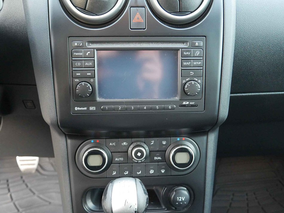 Nissan Qashqai 1.6i 