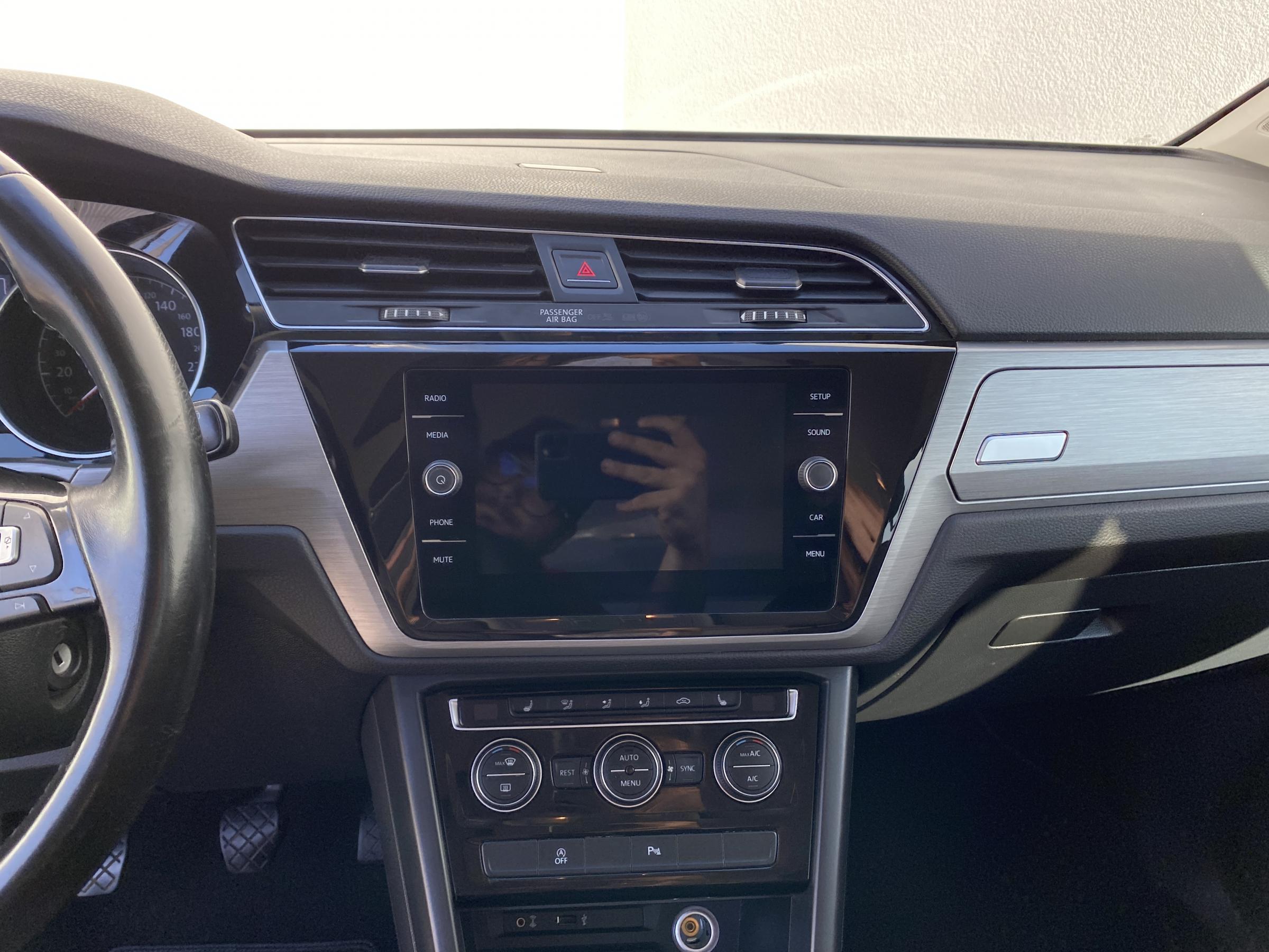 Volkswagen Touran, 2018 - pohled č. 10