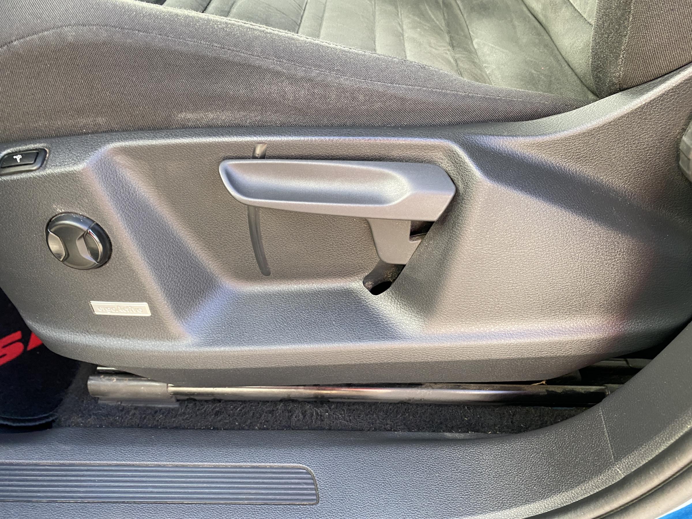 Volkswagen Touran, 2018 - pohled č. 16