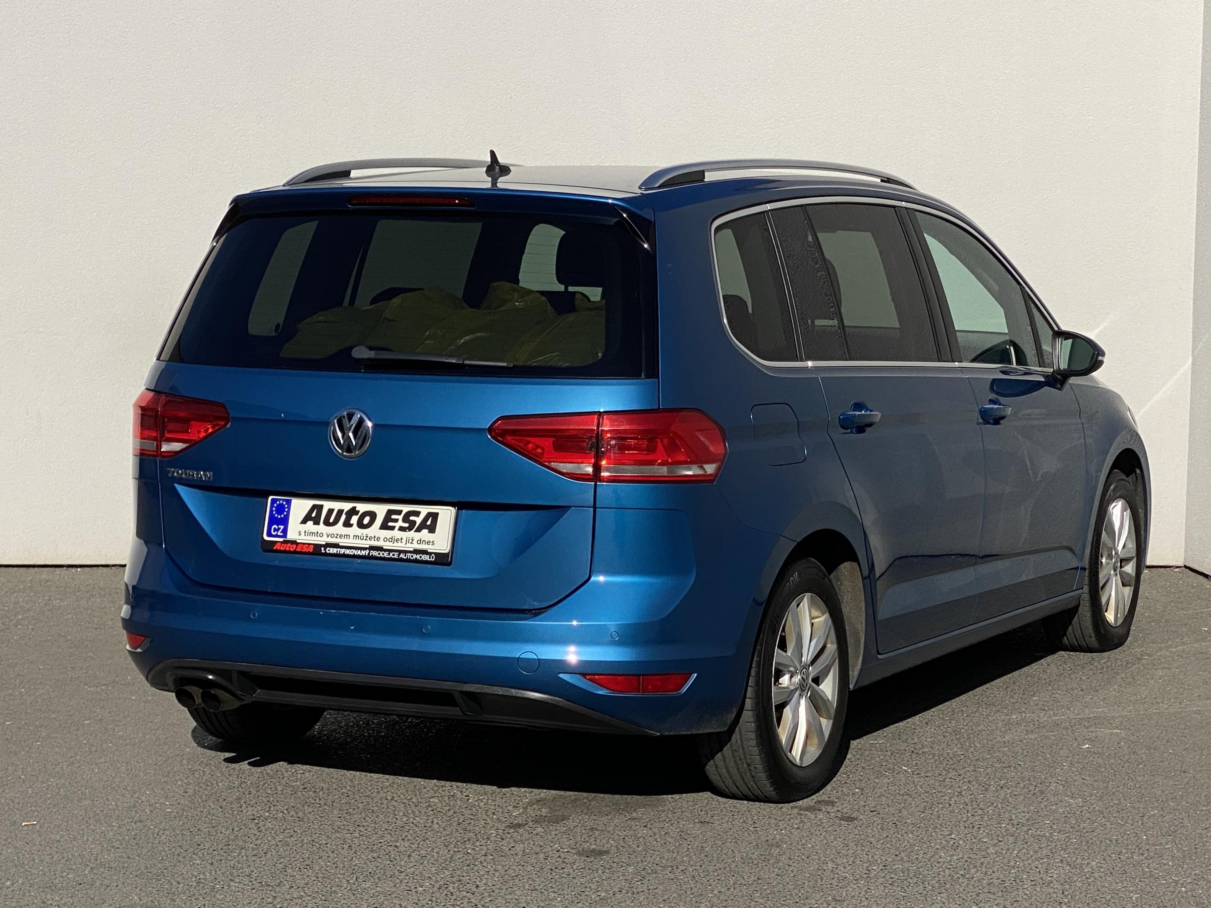 Volkswagen Touran, 2018 - pohled č. 4