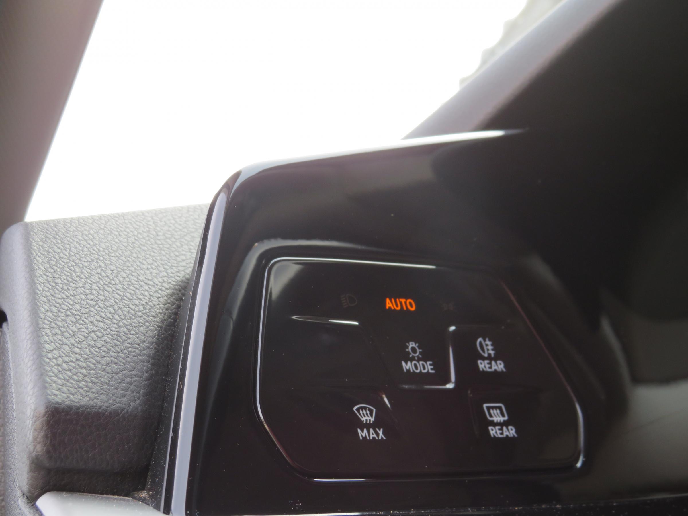 Volkswagen Golf, 2021 - pohled č. 13