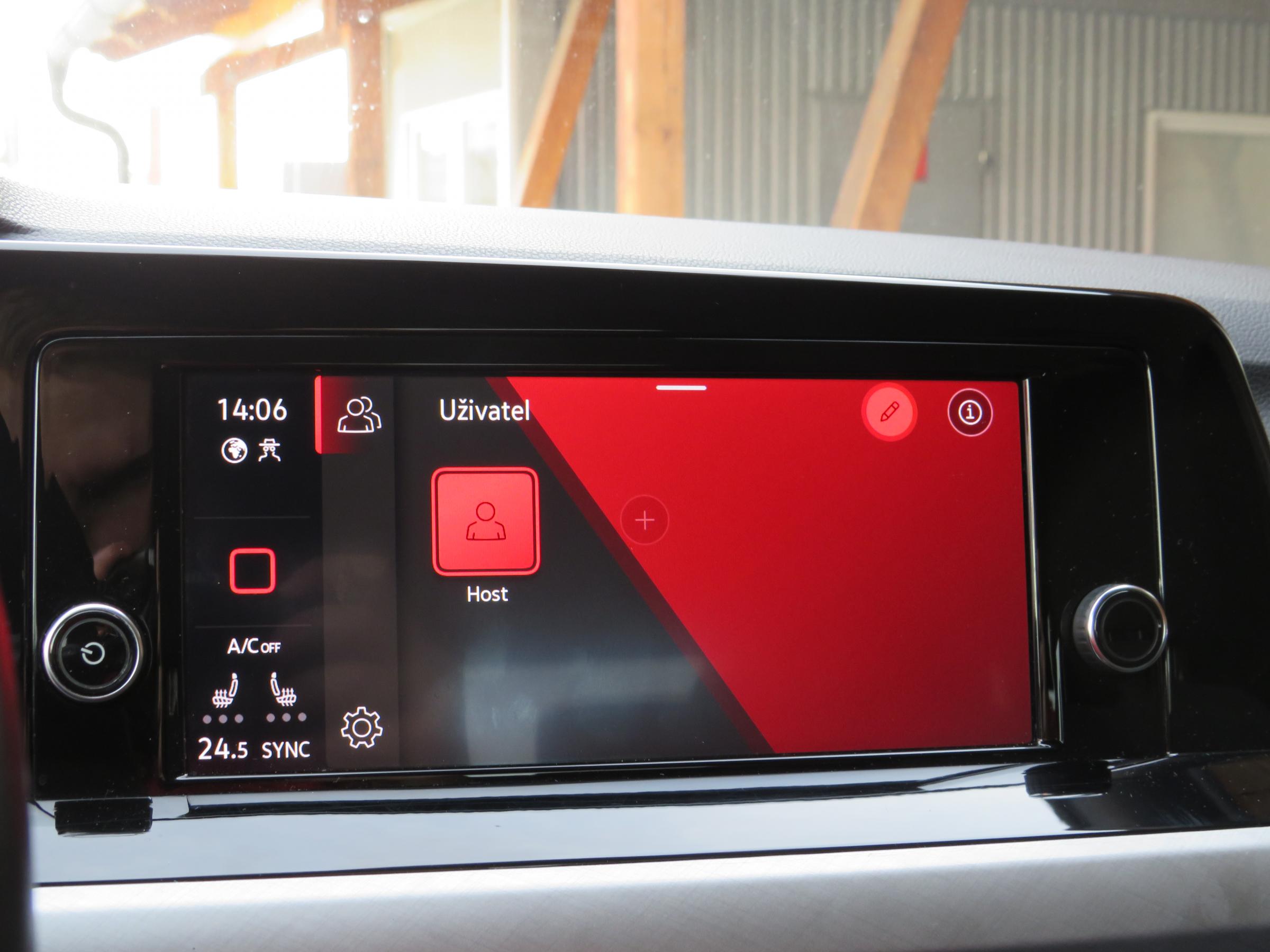 Volkswagen Golf, 2021 - pohled č. 21