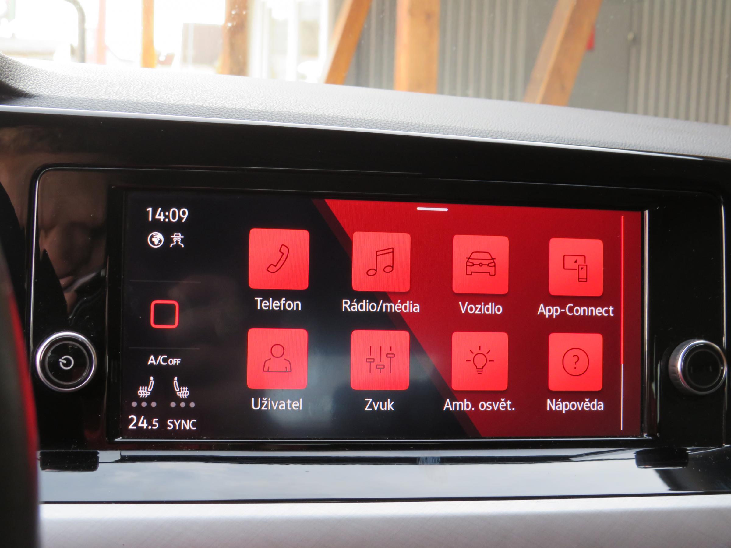 Volkswagen Golf, 2021 - pohled č. 26