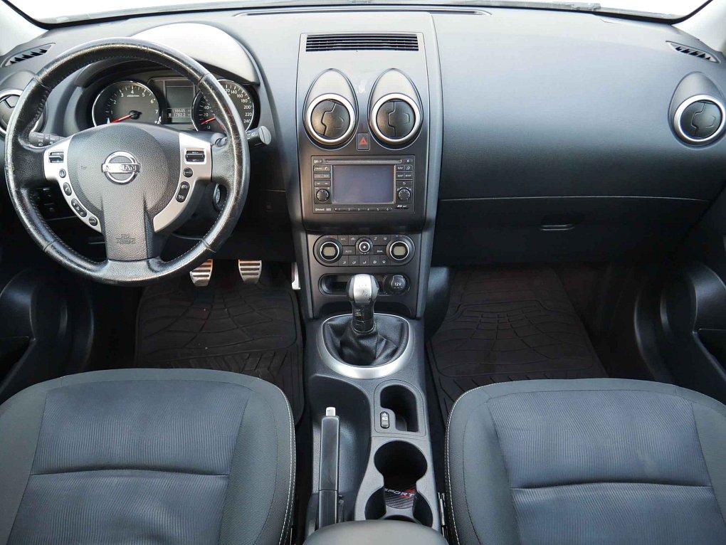 Nissan Qashqai 1.6i 