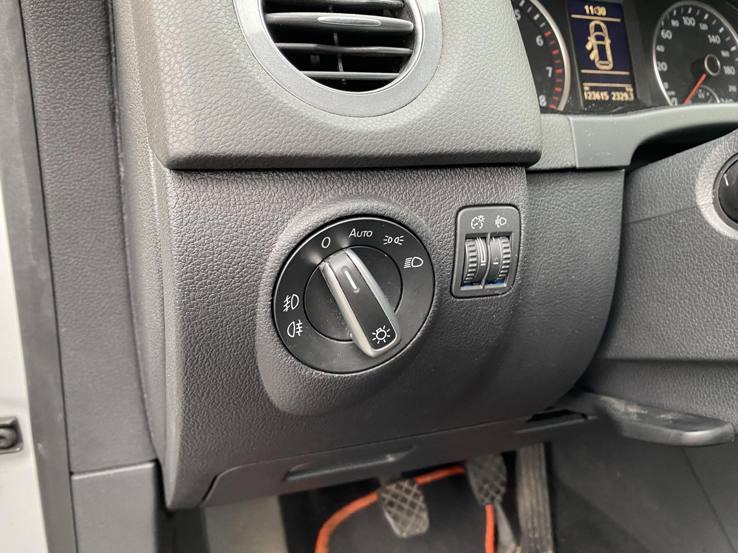 Volkswagen Tiguan, 2014 - pohled č. 15