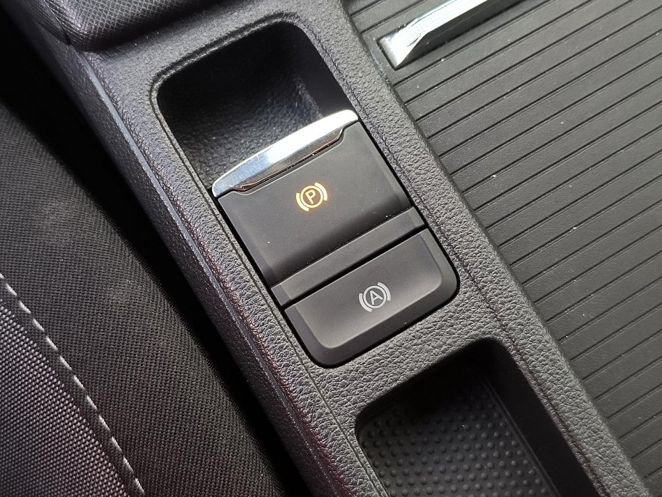 Škoda Octavia IV 2.0 TDi 