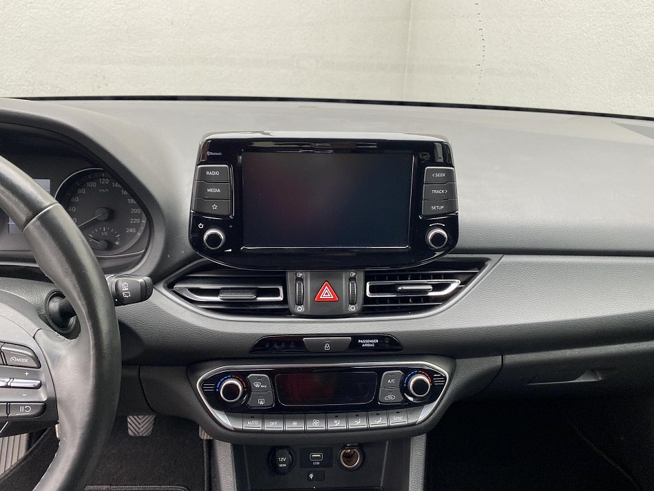 Hyundai I30 1.5 DPi Smart