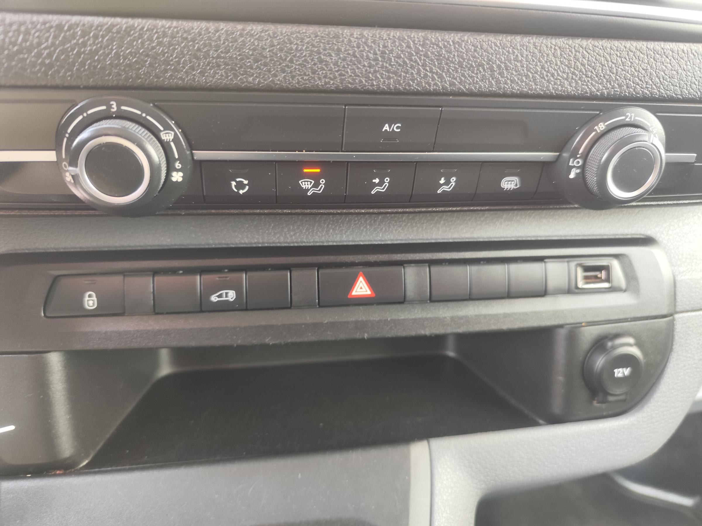 Peugeot Expert, 2022 - pohled č. 15