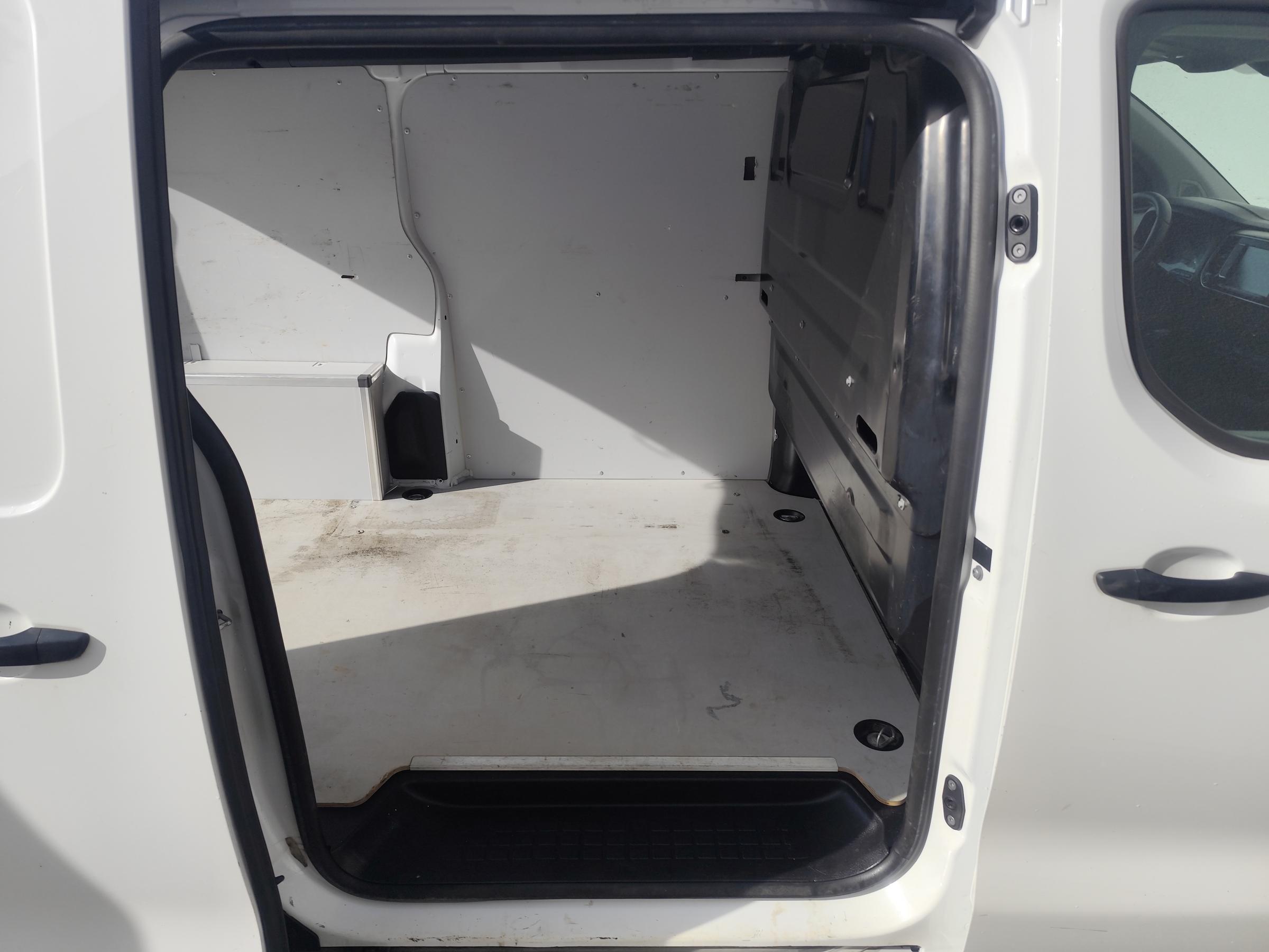 Peugeot Expert, 2022 - pohled č. 9