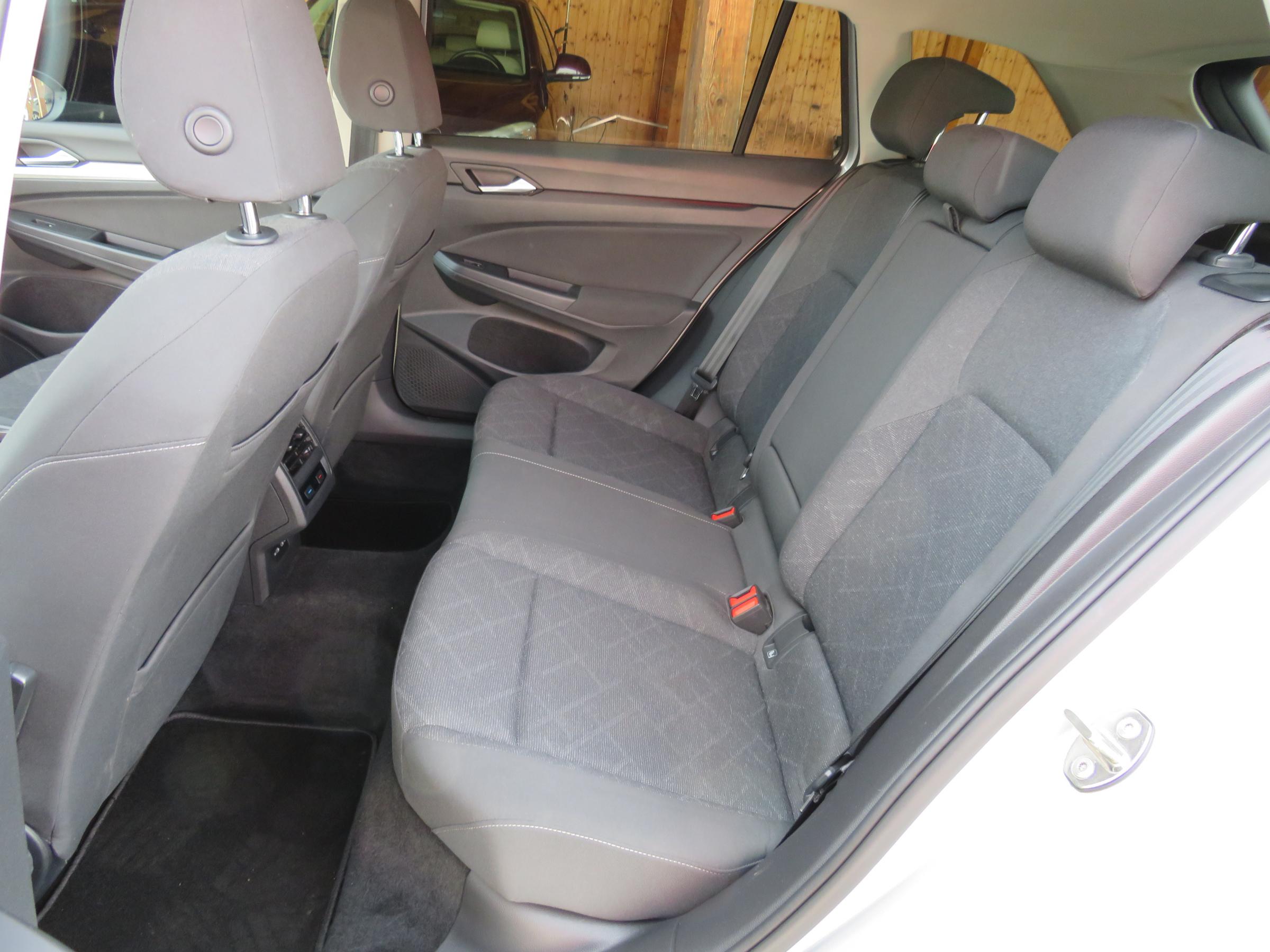 Volkswagen Golf, 2021 - pohled č. 10