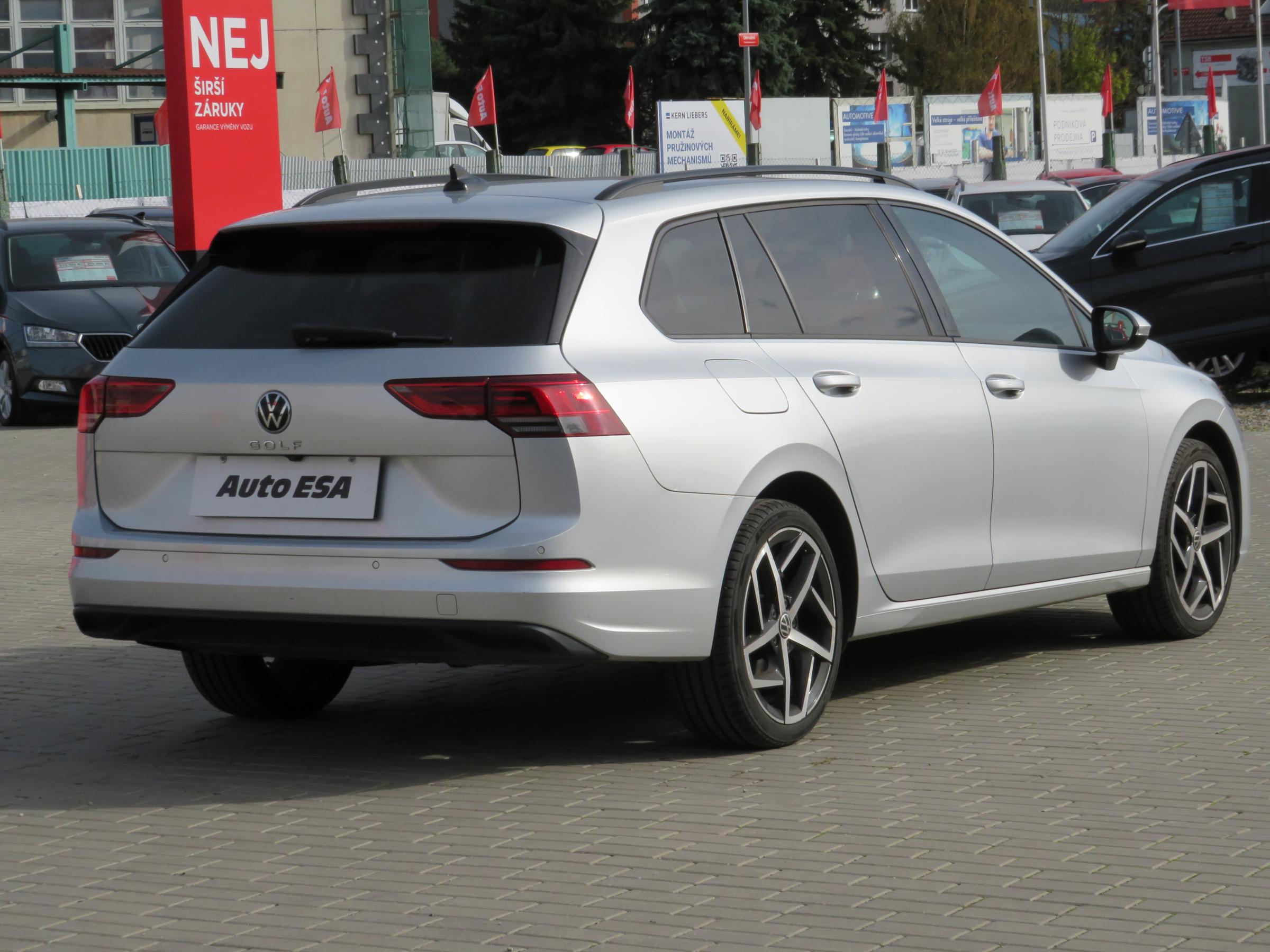 Volkswagen Golf, 2021 - pohled č. 4