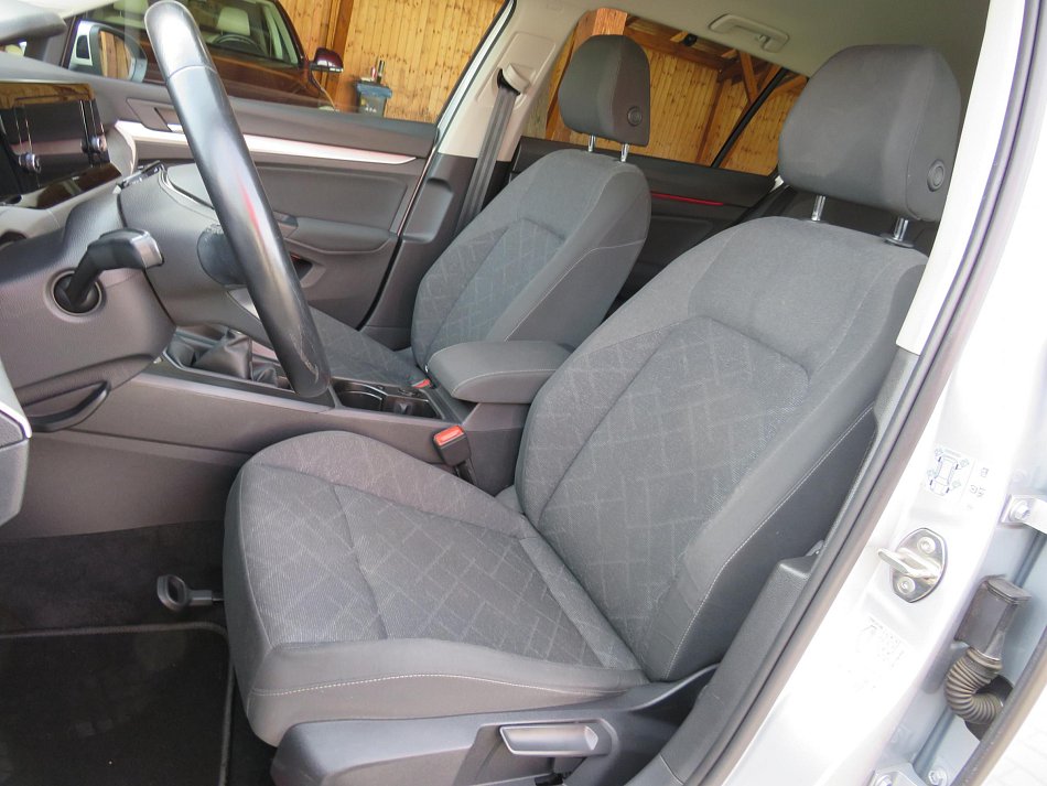 Volkswagen Golf 1.0 TSI 