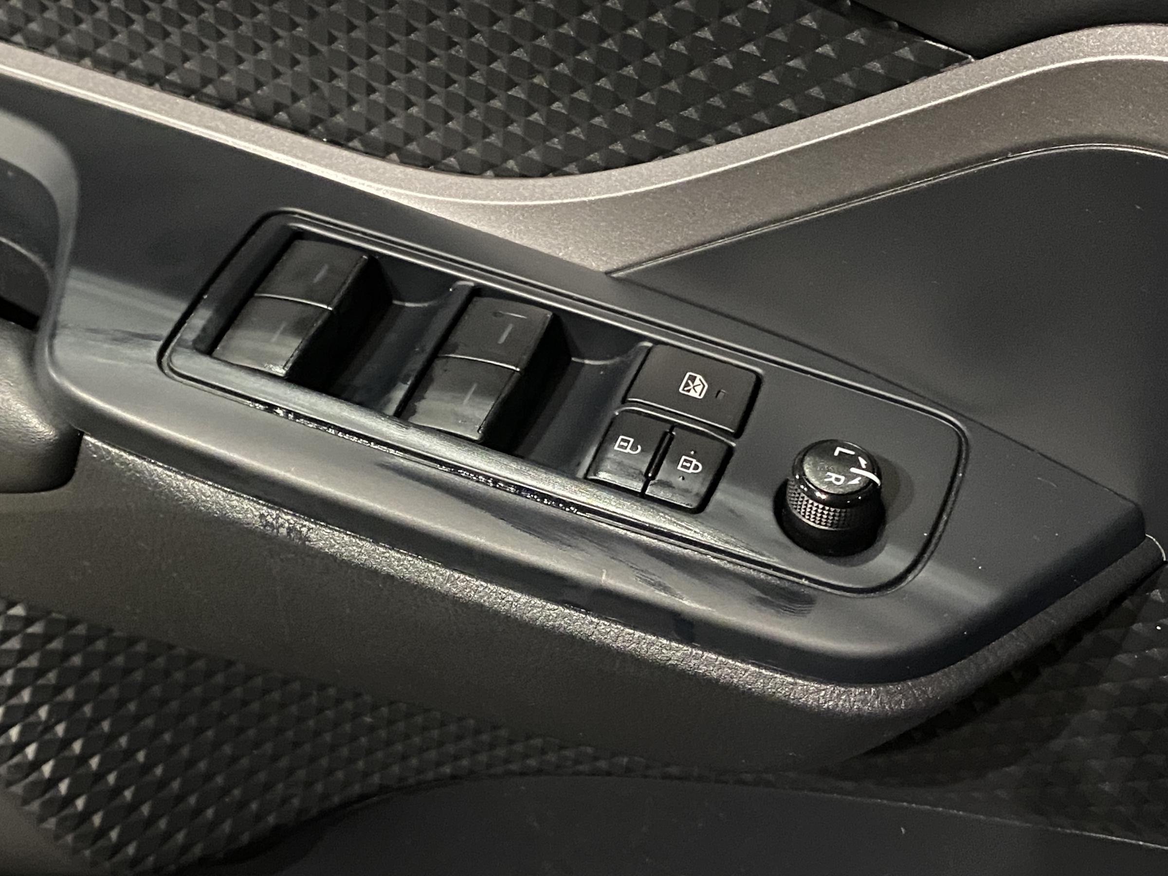 Toyota C-HR, 2020 - pohled č. 11