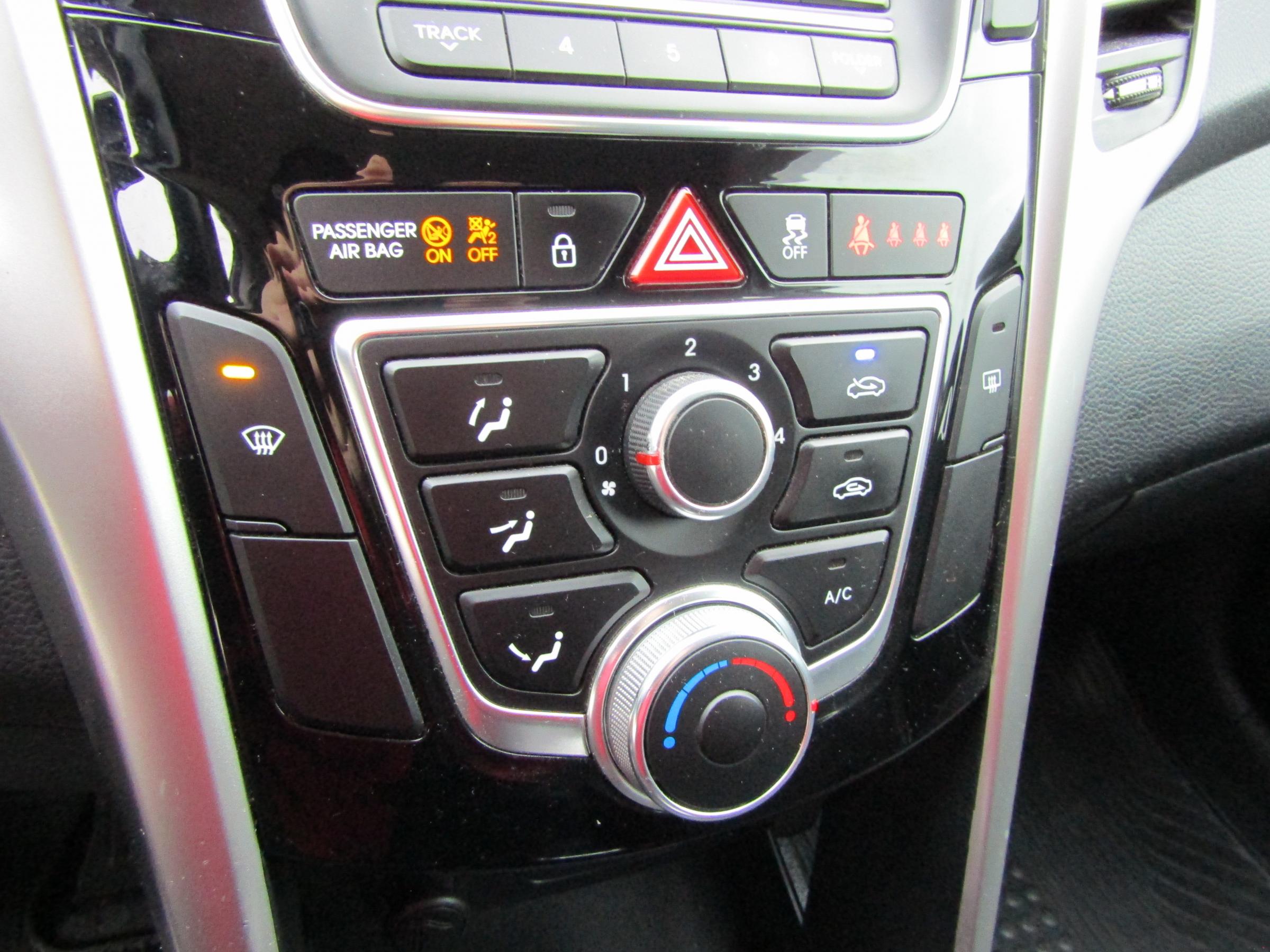 Hyundai i30, 2015 - pohled č. 12