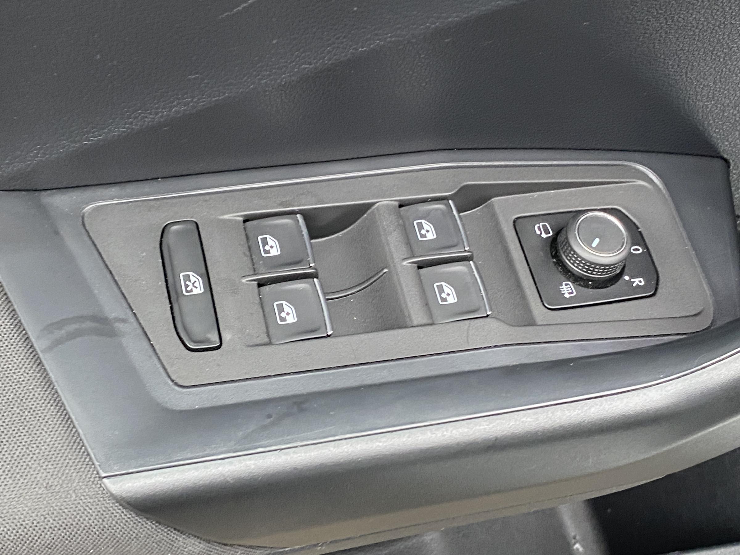 Volkswagen T-Roc, 2018 - pohled č. 11