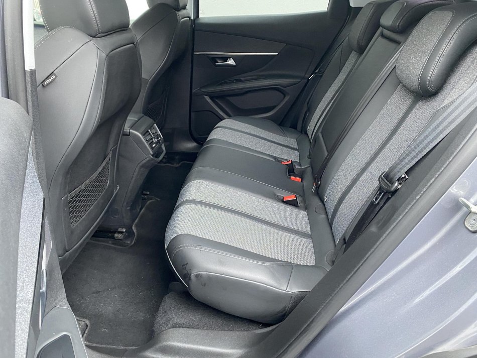 Peugeot 3008 1.2 PT Allure