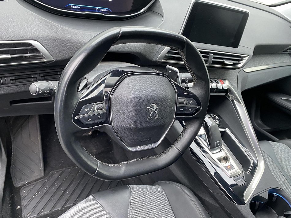 Peugeot 3008 1.2 PT Allure