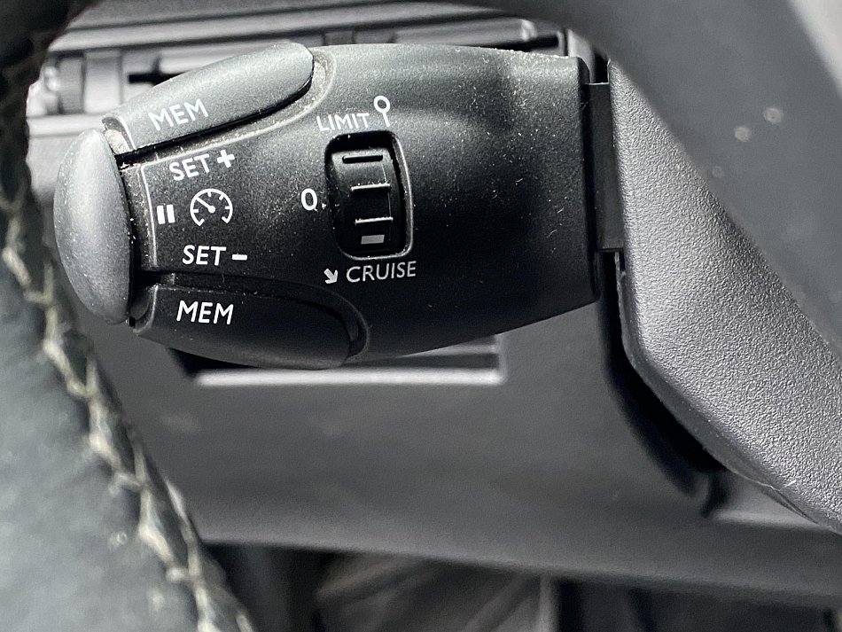 Peugeot 3008 1.2 PT Allure