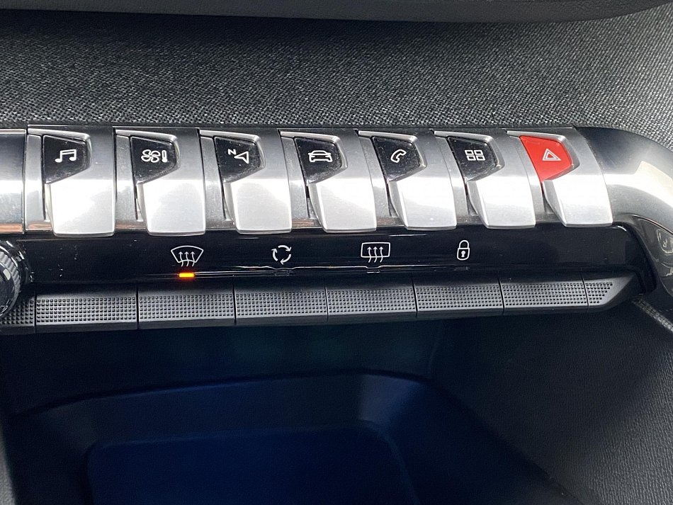 Peugeot 3008 1.2 PT Allure