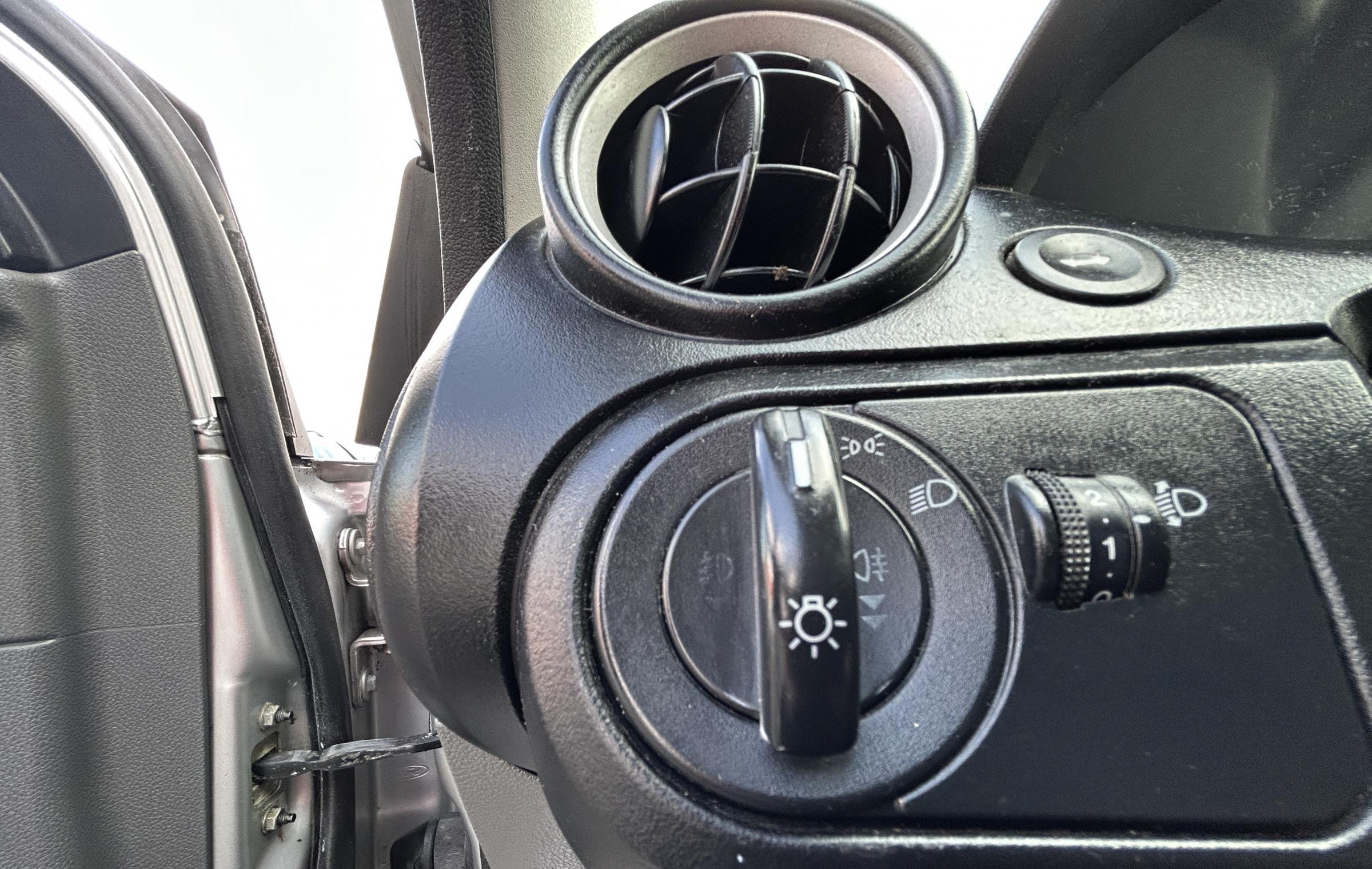 Ford Fiesta, 2003 - pohled č. 13