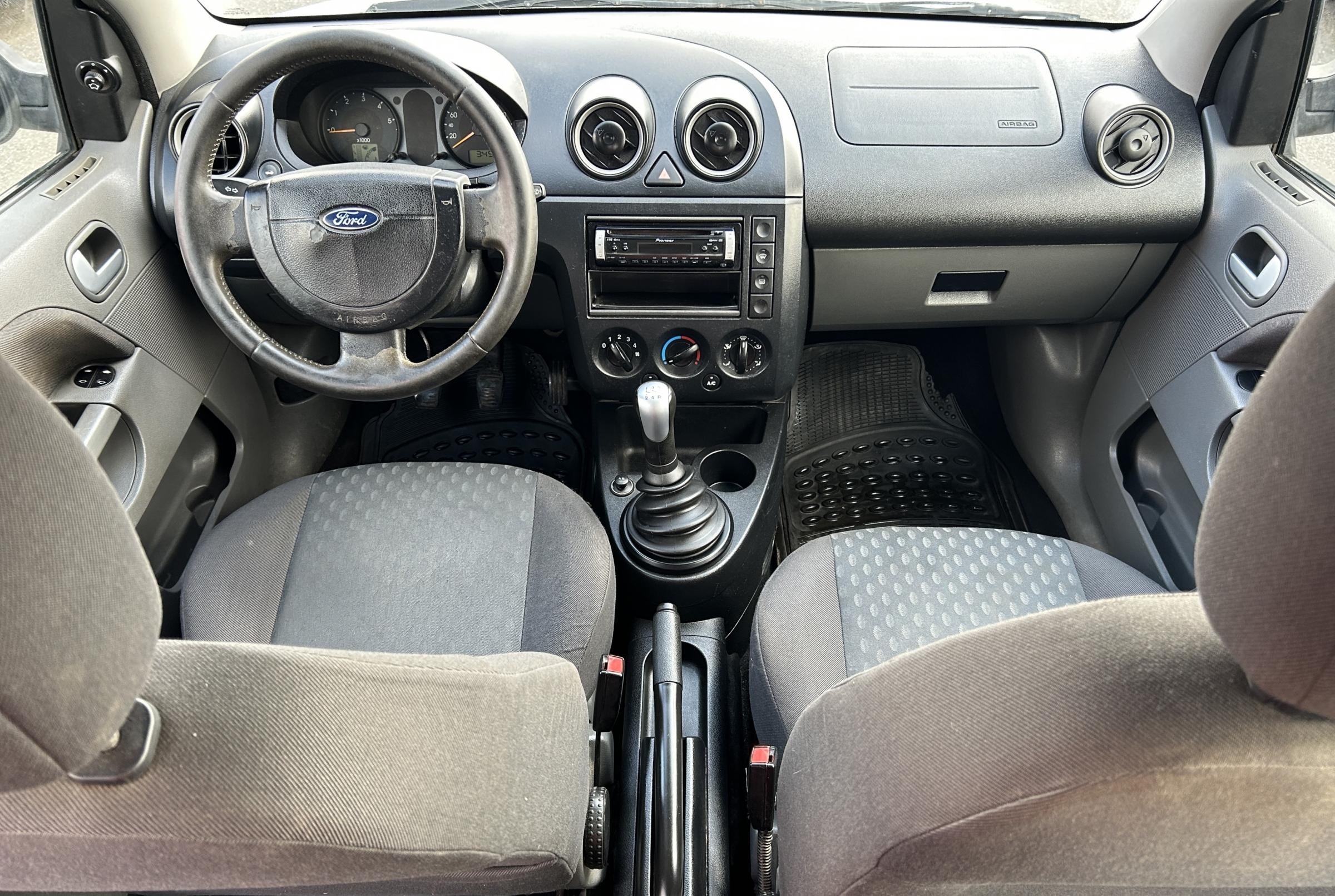 Ford Fiesta, 2003 - pohled č. 8