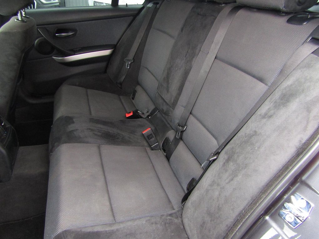 BMW Řada 3 320 i  320 i