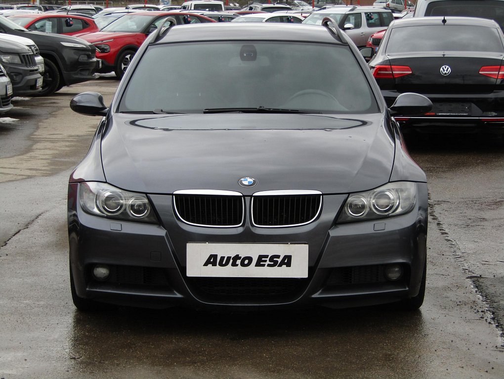 BMW Řada 3 320 i  320 i