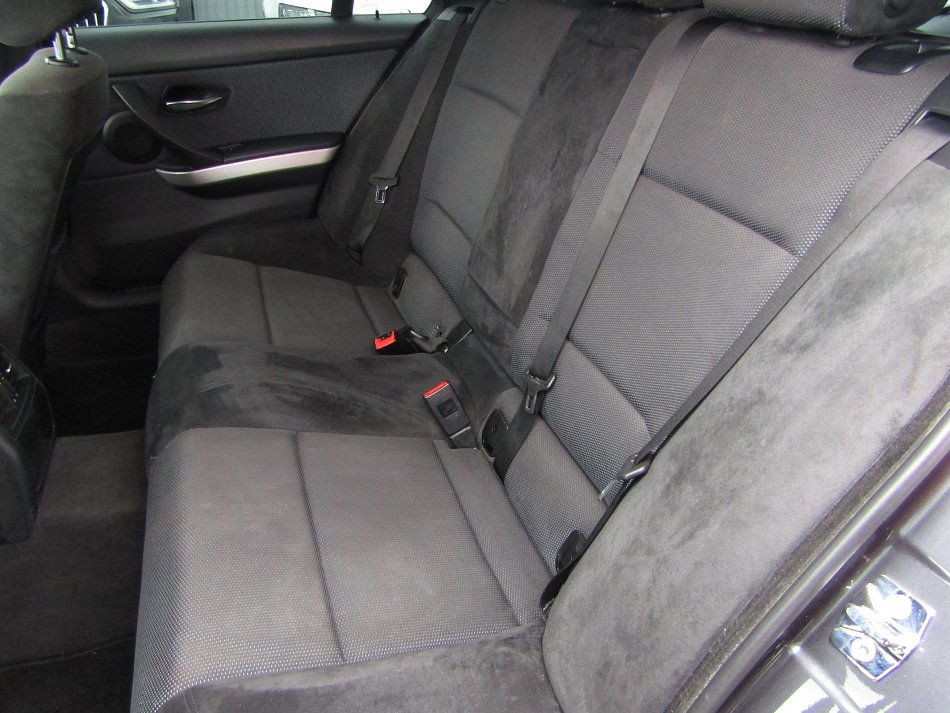 BMW Řada 3 320 i  320 i