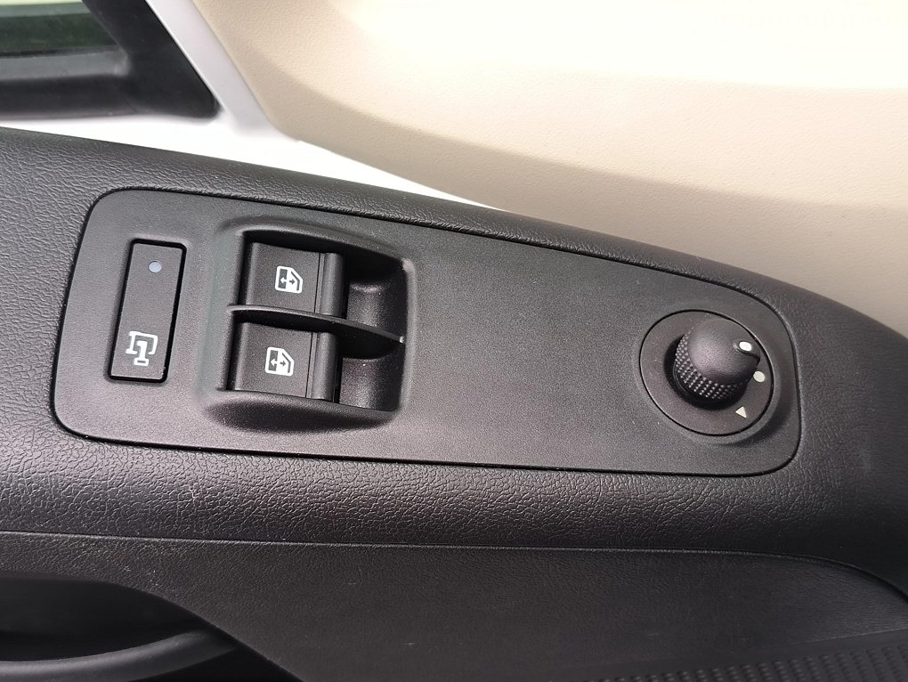 Opel Movano 2.2CDTi  L2H1 7míst