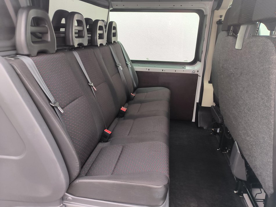 Opel Movano 2.2CDTi  L2H1 7míst